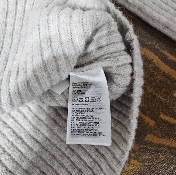 H&M Mock Neck Ribbed Sweater - Picture 6 of 6